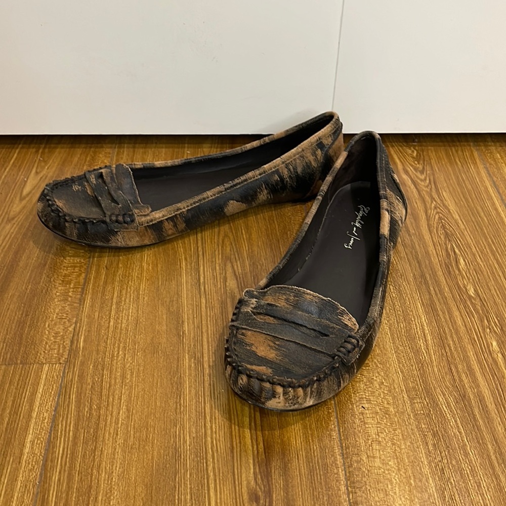 Black-brown flats by Elizabeth & James